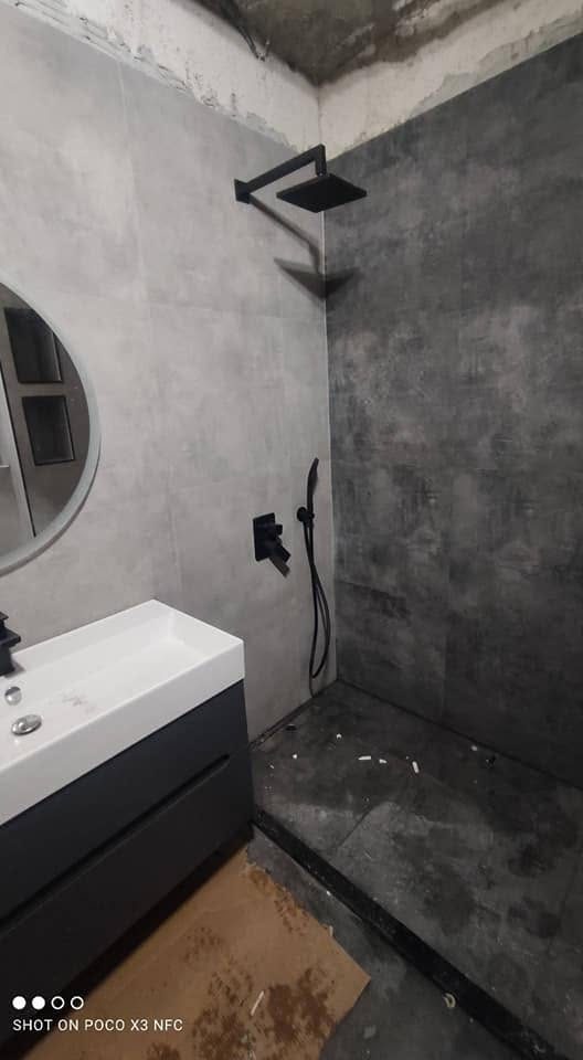 Banyoda tesisat onarımı yapılan bölüm